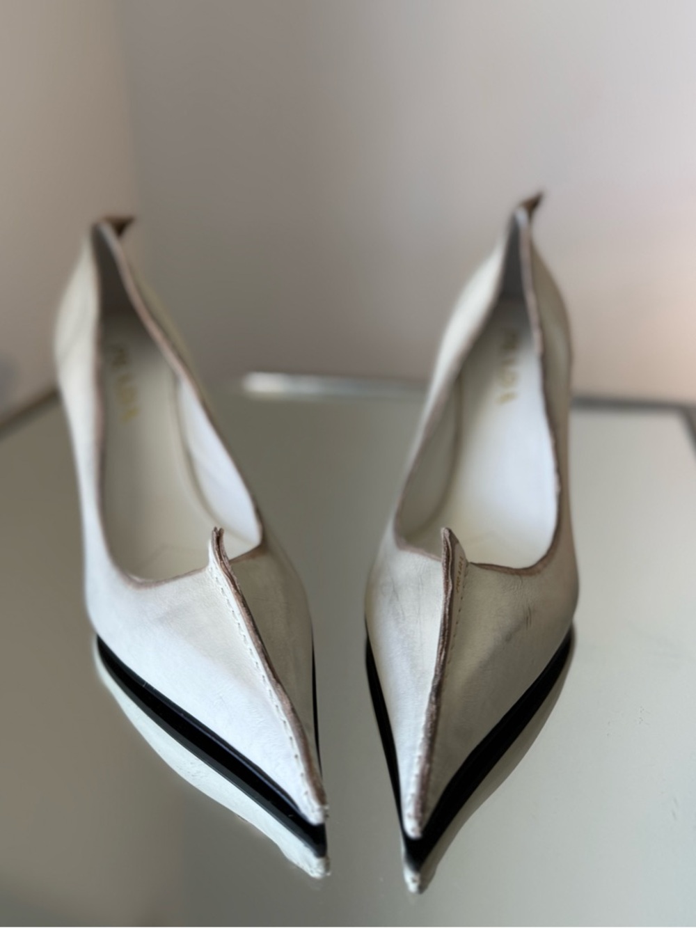 New Prada Antiqued Leather Pumps $1,550 39.5 - Picture 8 of 16
